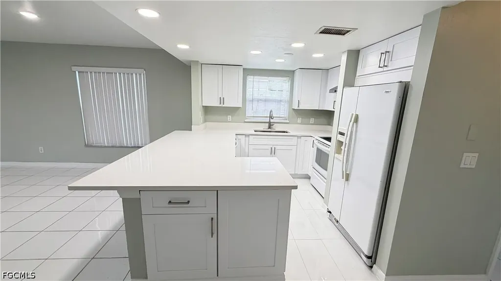 28 Cosmopolitan Drive Lehigh Acres FL 33936