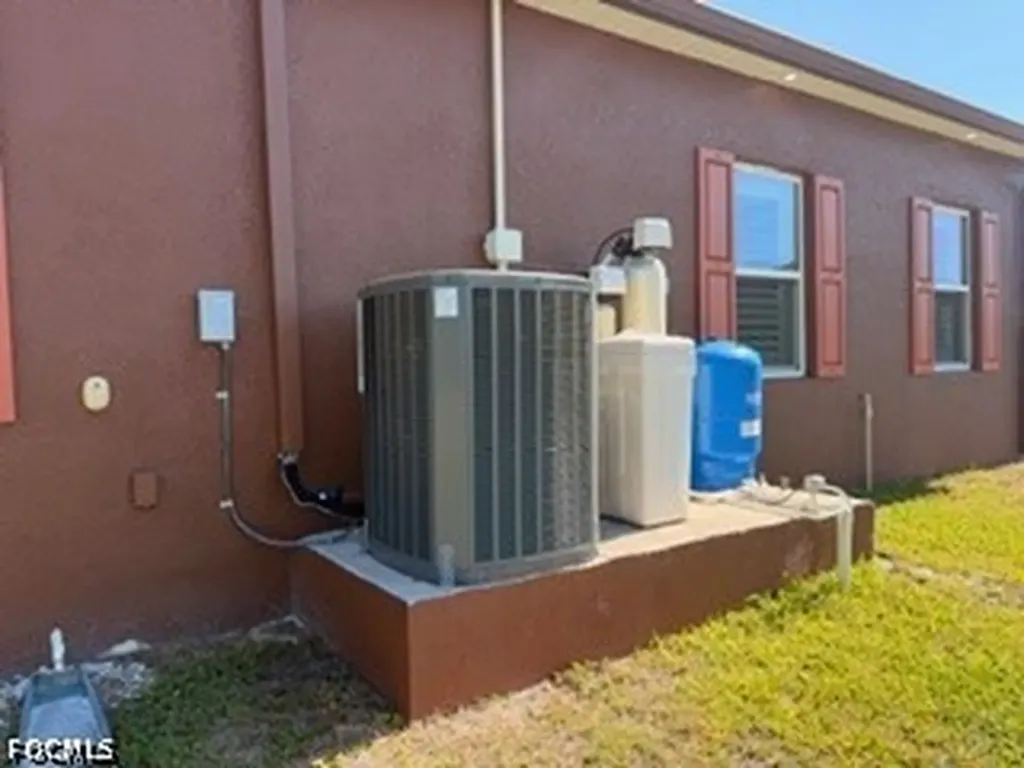 3731 NW 44th Place Cape Coral FL 33993