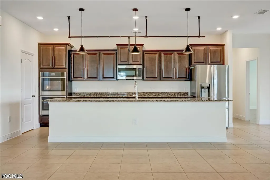 3731 NW 44th Place Cape Coral FL 33993
