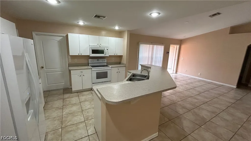 3902 23rd Street SW Lehigh Acres FL 33976
