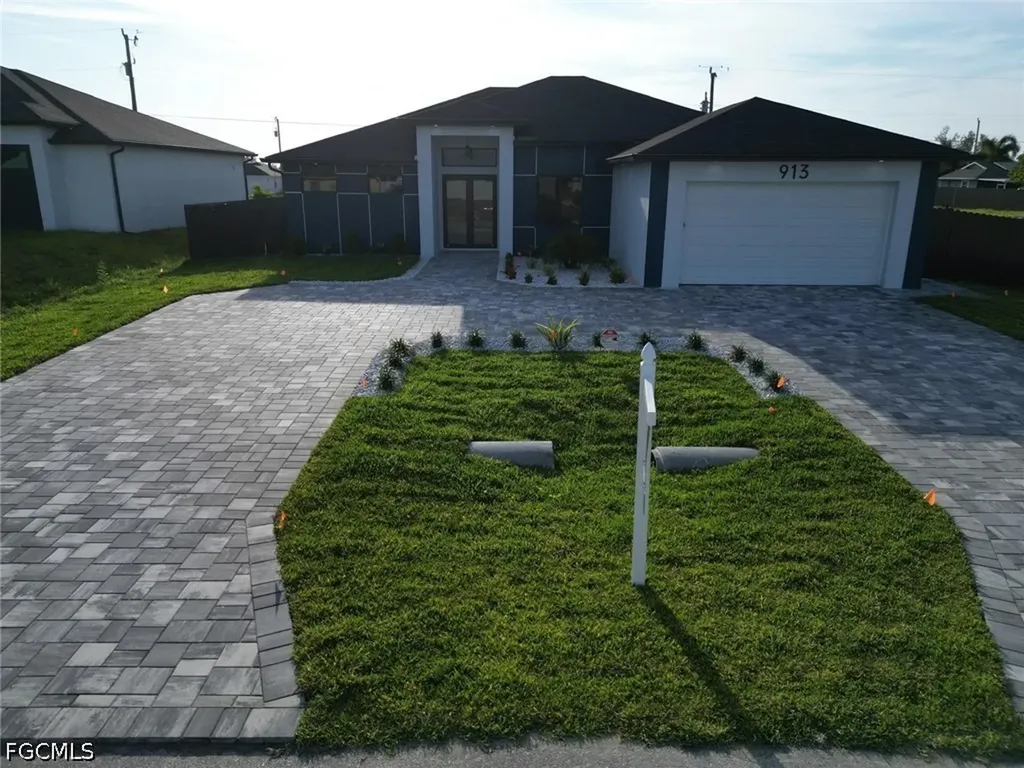 913 NE Juanita Place Cape Coral FL 33909