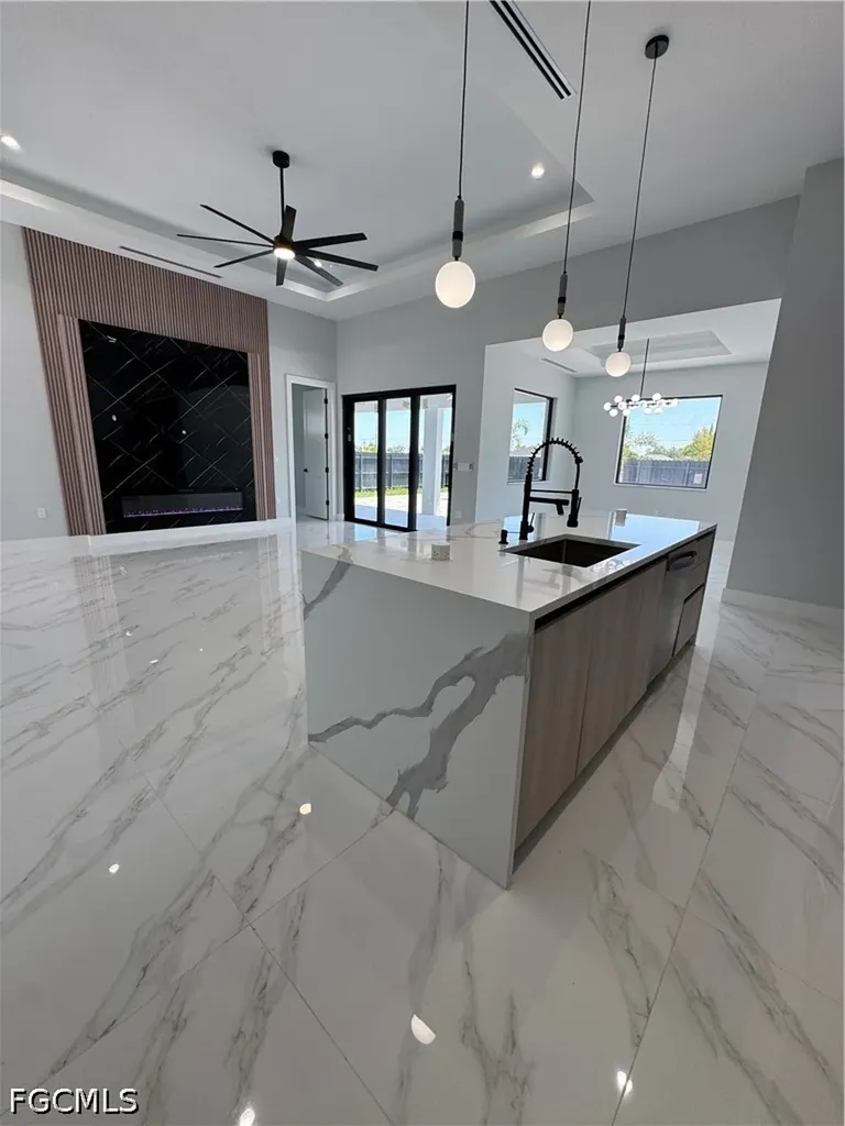 913 NE Juanita Place Cape Coral FL 33909