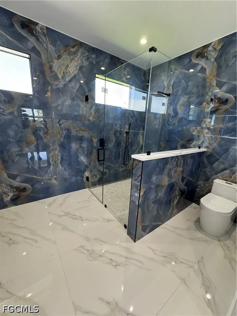 913 NE Juanita Place Cape Coral FL 33909