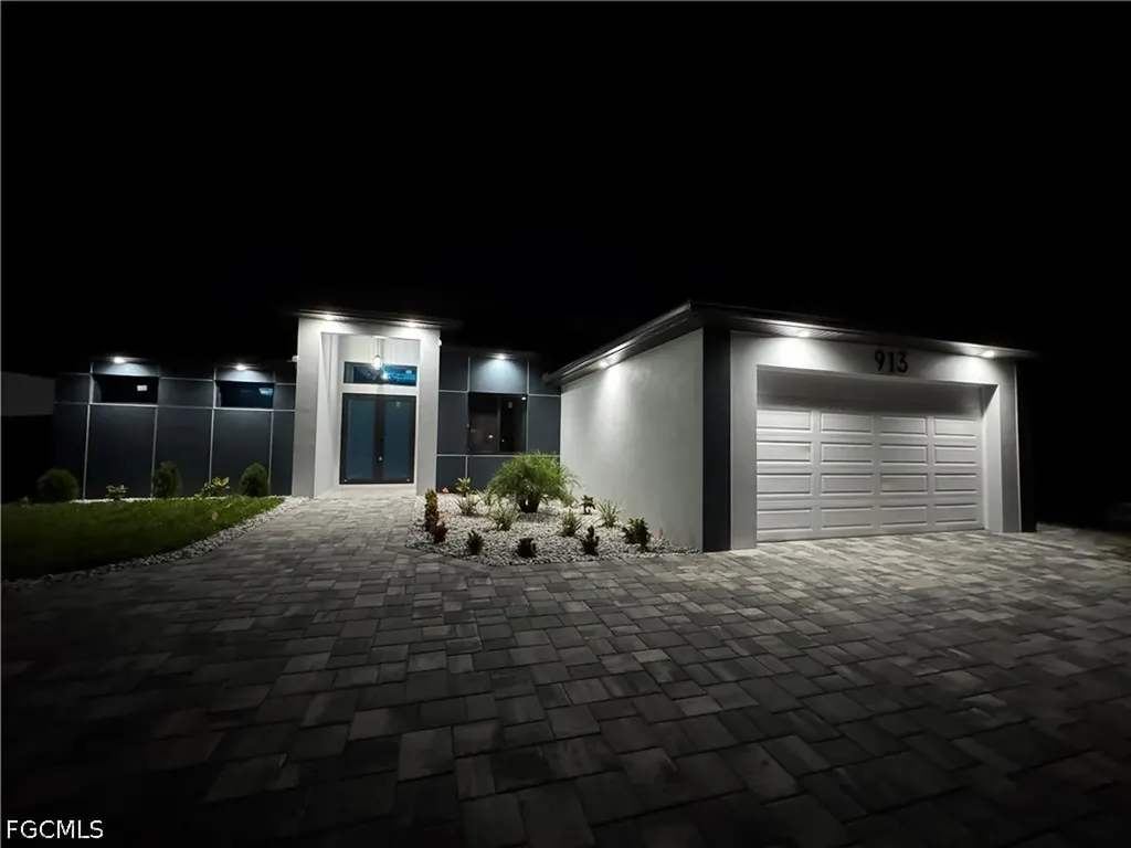 913 NE Juanita Place Cape Coral FL 33909