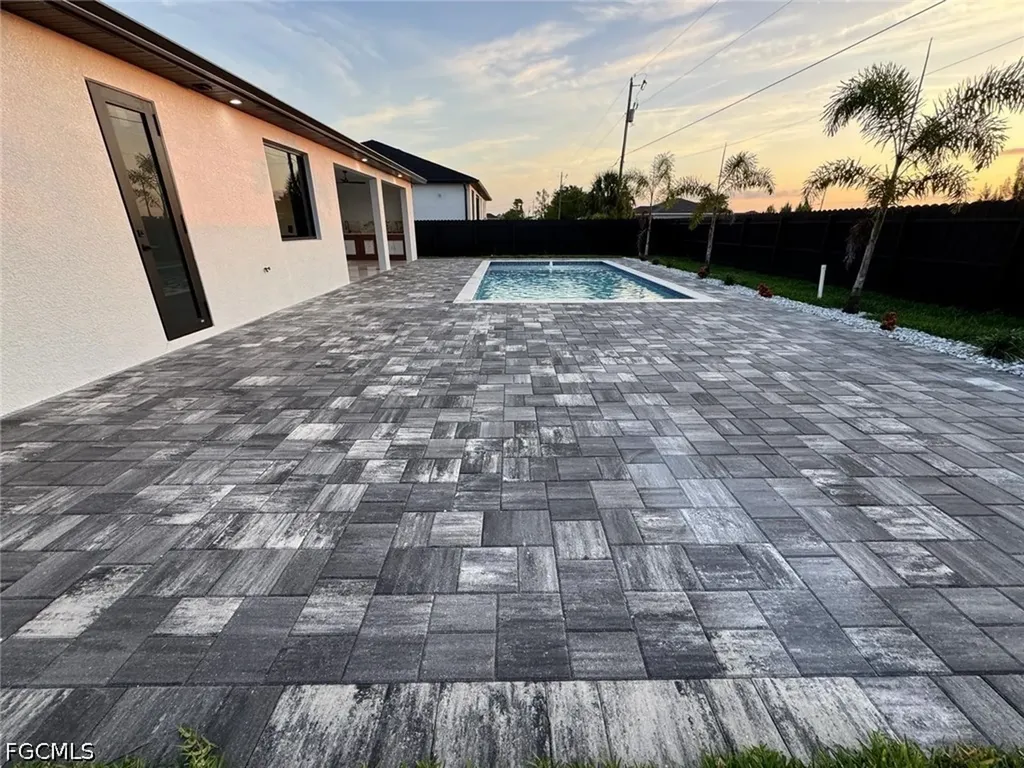 913 NE Juanita Place Cape Coral FL 33909