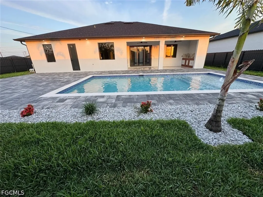 913 NE Juanita Place Cape Coral FL 33909