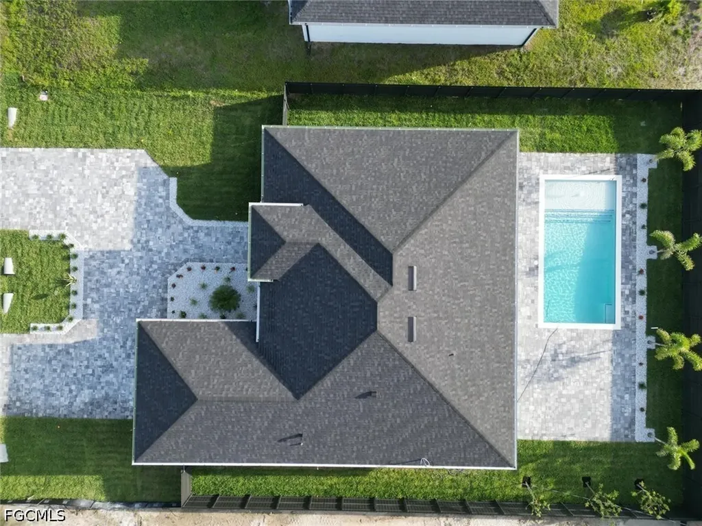 913 NE Juanita Place Cape Coral FL 33909