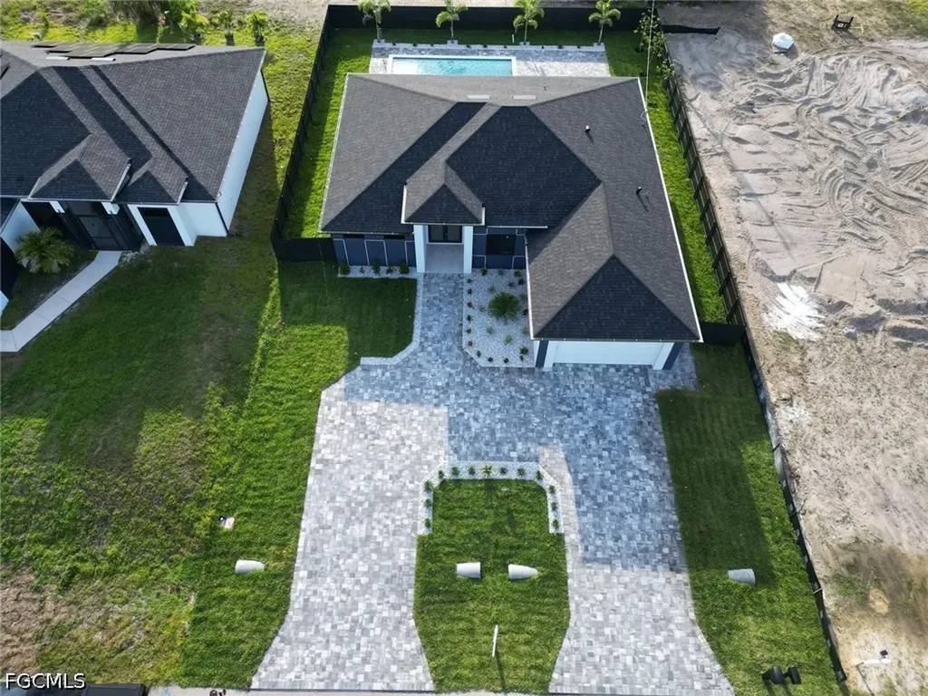 913 NE Juanita Place Cape Coral FL 33909