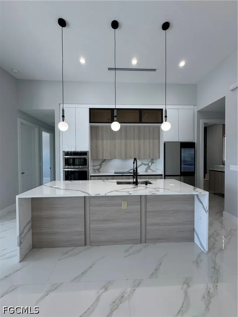 913 NE Juanita Place Cape Coral FL 33909