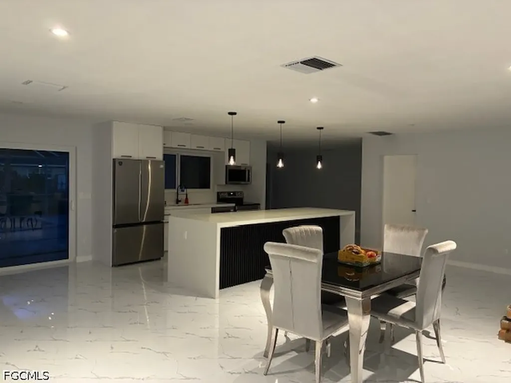 1212 SE 43rd Terrace Cape Coral FL 33904