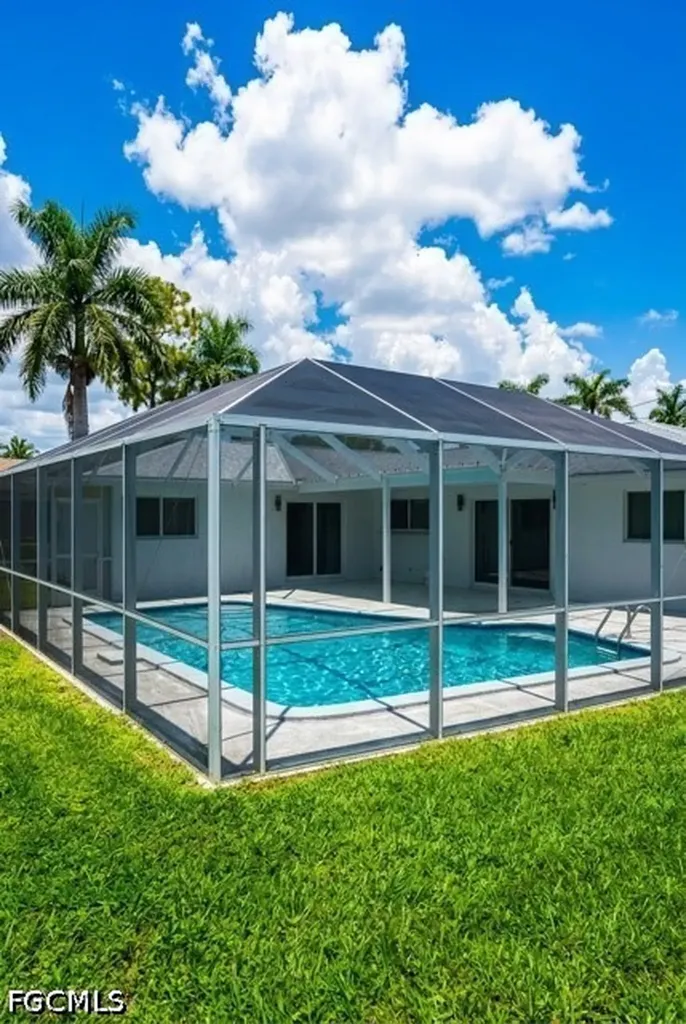 1212 SE 43rd Terrace Cape Coral FL 33904