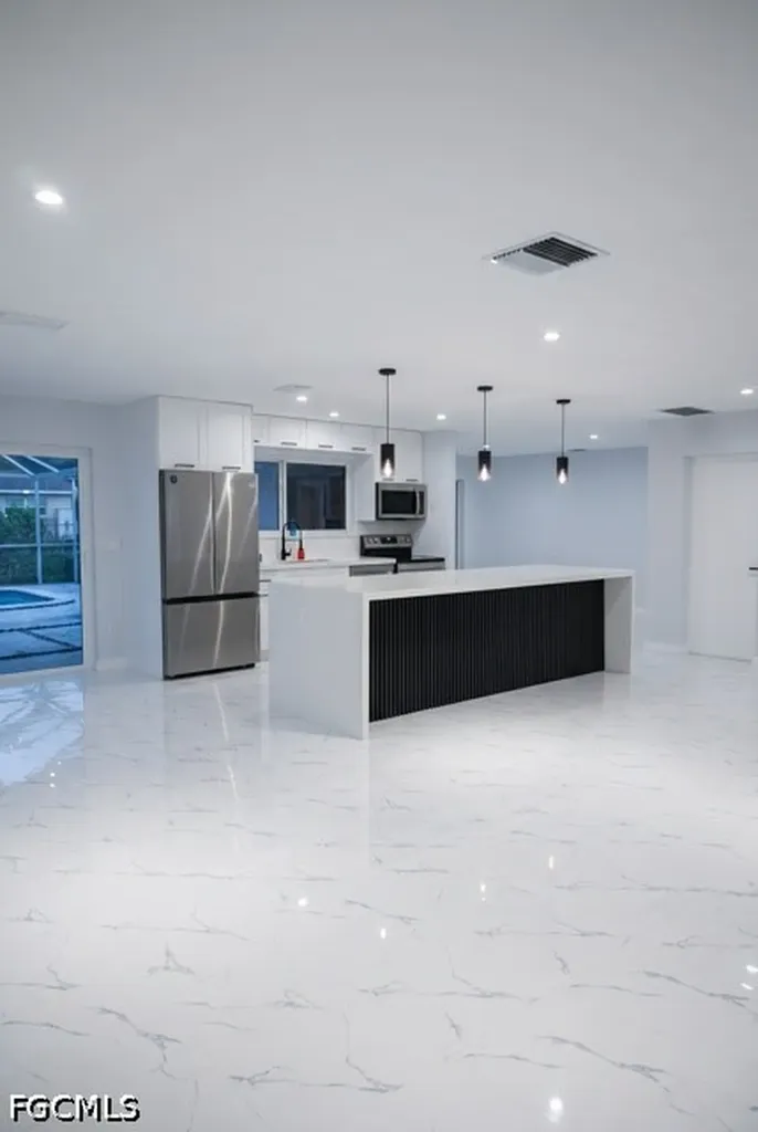 1212 SE 43rd Terrace Cape Coral FL 33904