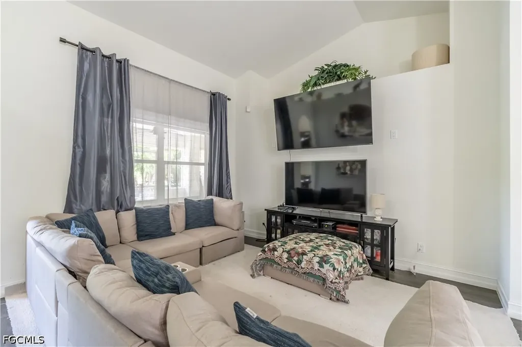3054 44th Street SW Naples FL 34116
