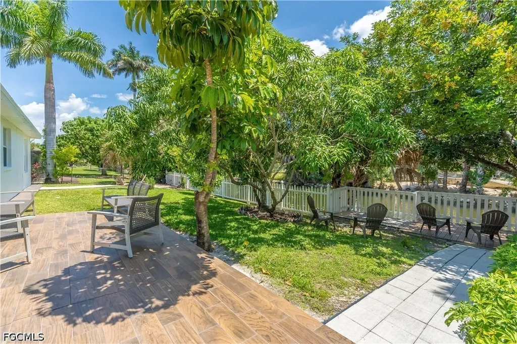 3054 44th Street SW Naples FL 34116