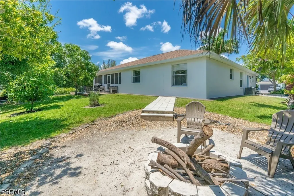 3054 44th Street SW Naples FL 34116