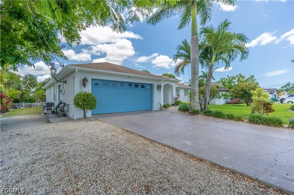 3054 44th Street SW Naples FL 34116