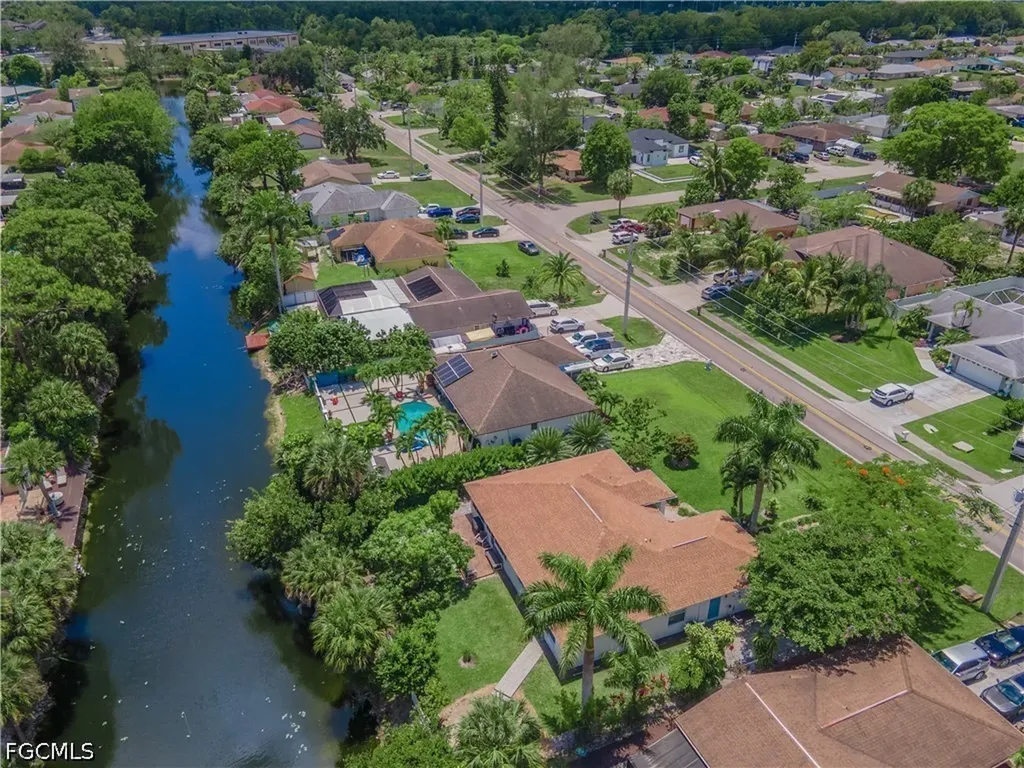 3054 44th Street SW Naples FL 34116