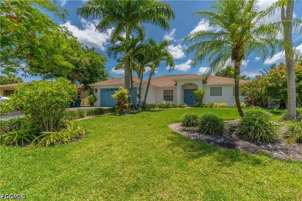 3054 44th Street SW Naples FL 34116