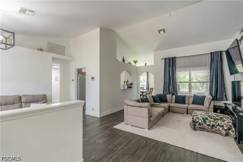 3054 44th Street SW Naples FL 34116