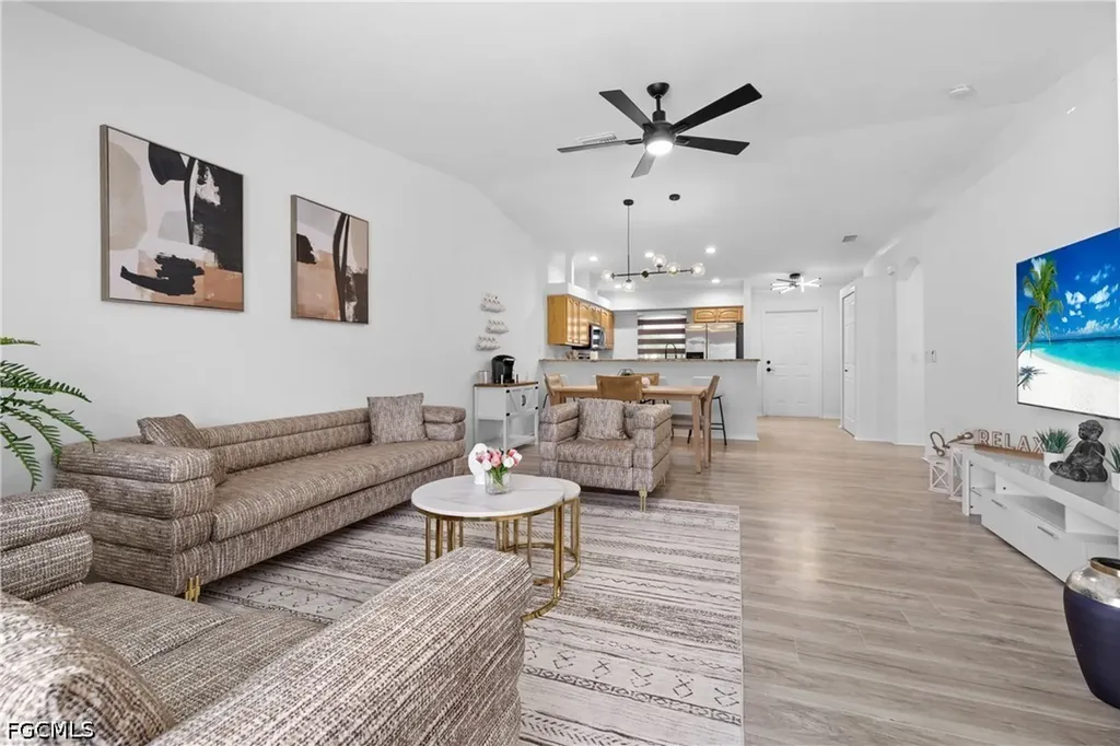 1700 SW Santa Barbara Place Cape Coral FL 33991