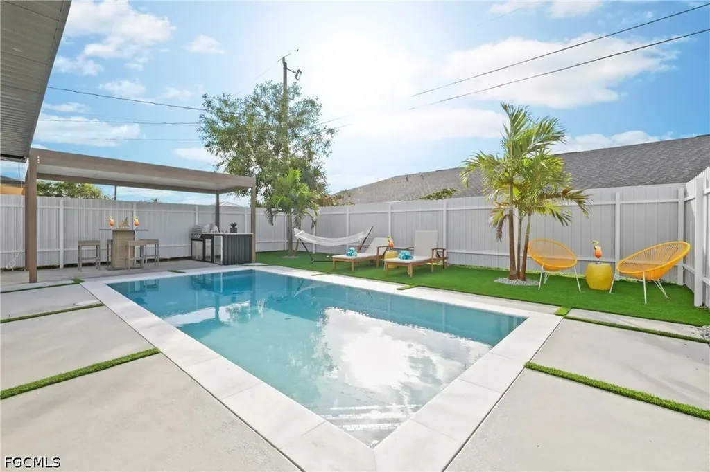 1700 SW Santa Barbara Place Cape Coral FL 33991