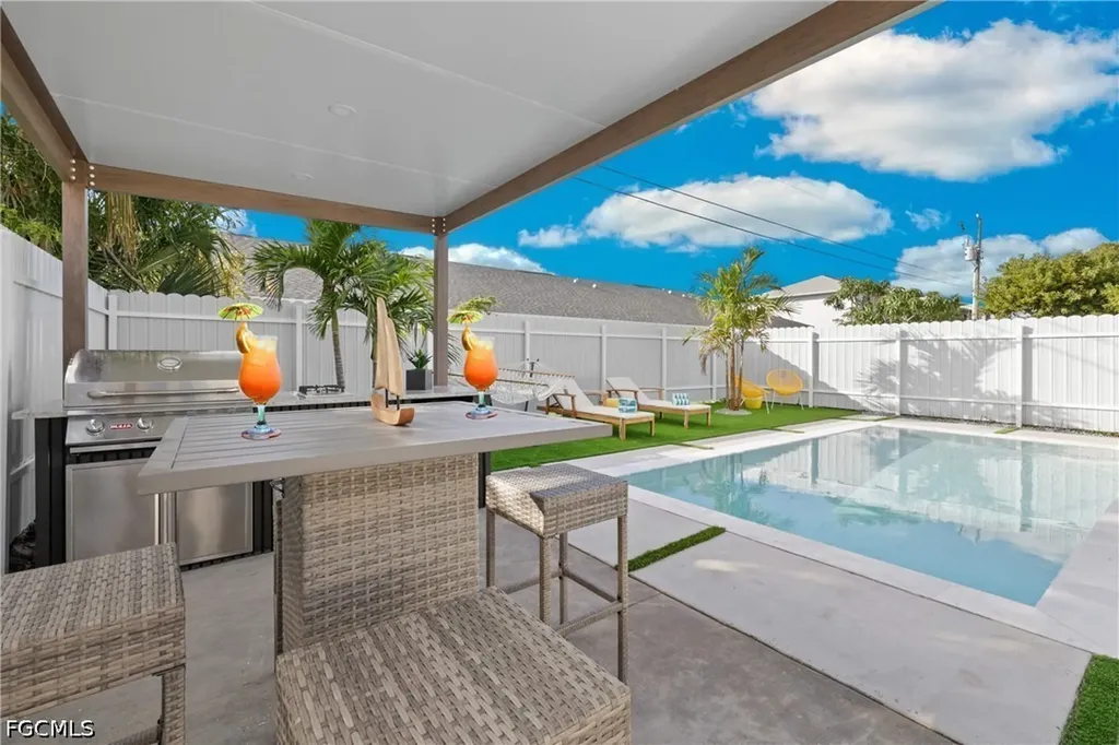 1700 SW Santa Barbara Place Cape Coral FL 33991
