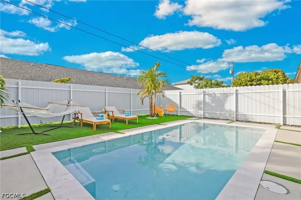 1700 SW Santa Barbara Place Cape Coral FL 33991
