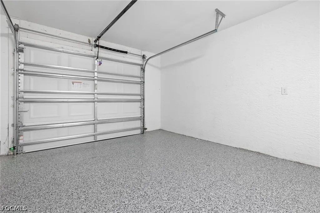 1700 SW Santa Barbara Place Cape Coral FL 33991