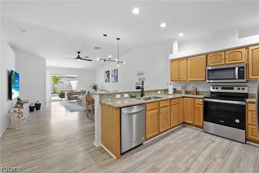 1700 SW Santa Barbara Place Cape Coral FL 33991
