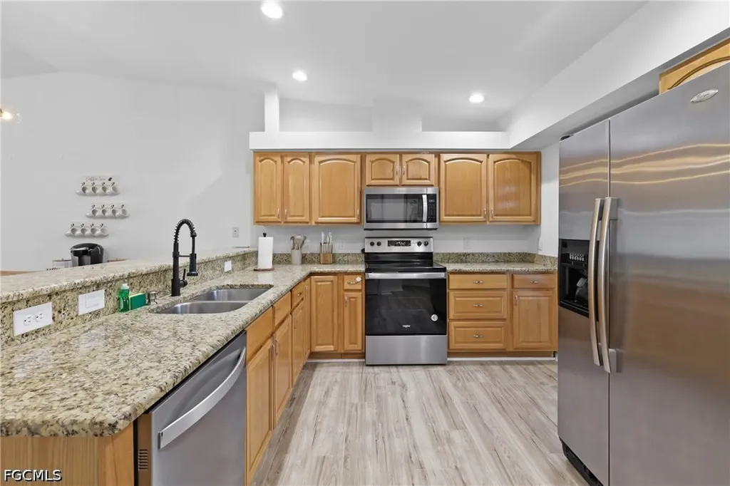 1700 SW Santa Barbara Place Cape Coral FL 33991
