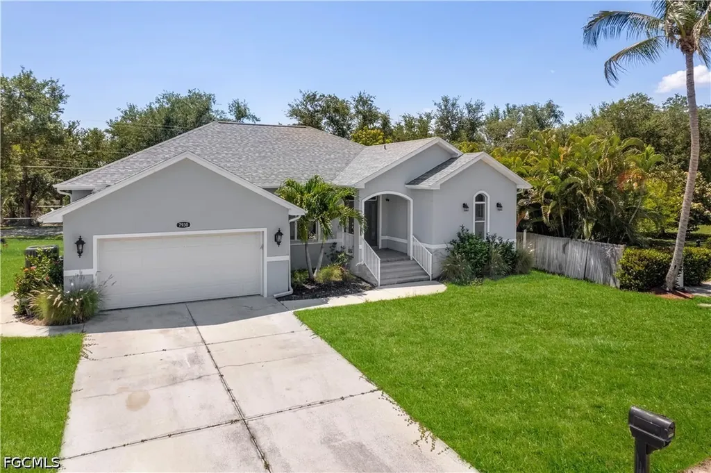 Fort Myers FL, 7930 Sandel Wood Circle W