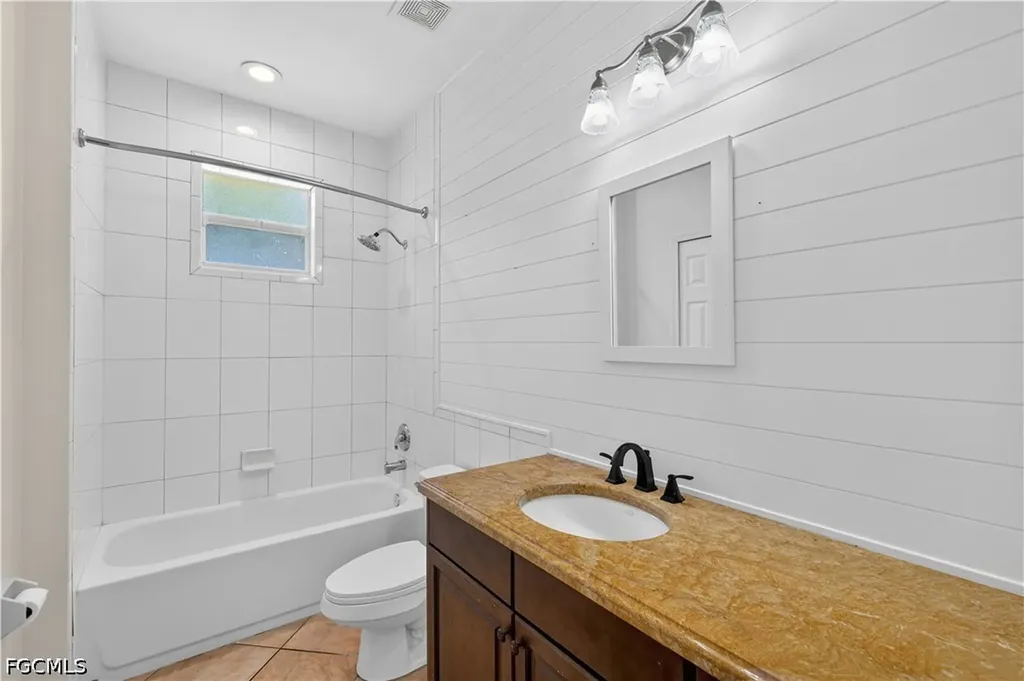 7930 Sandel Wood Circle W Fort Myers FL 33908