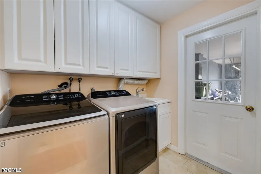 1623 SW 6th Avenue Cape Coral FL 33991