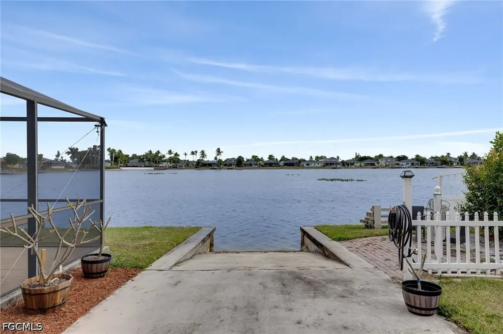 1623 SW 6th Avenue Cape Coral FL 33991