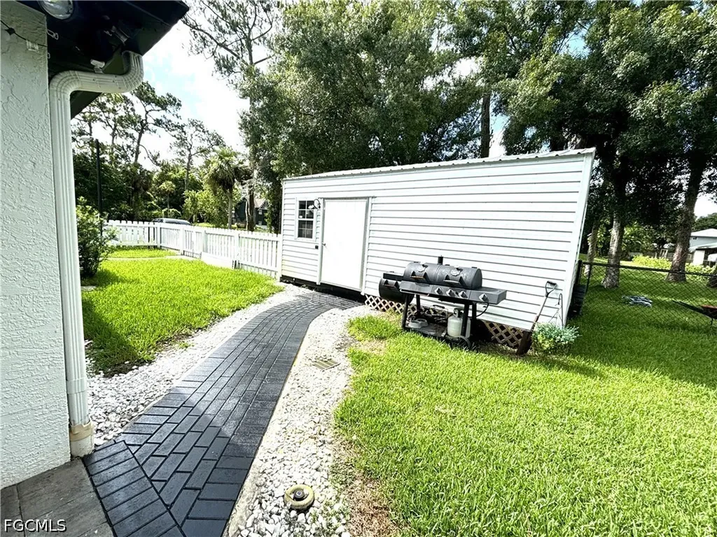 1090 Woods Drive Labelle FL 33935