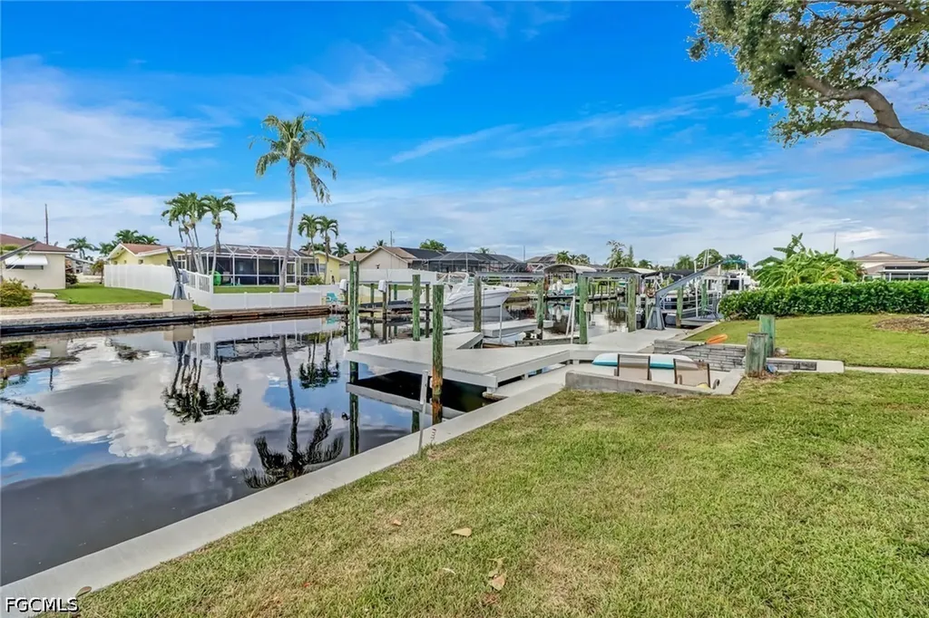 4838 Tudor Drive Cape Coral FL 33904