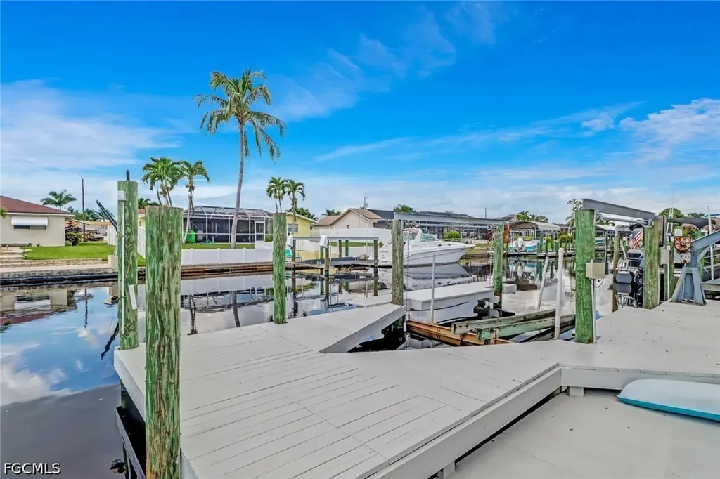 4838 Tudor Drive Cape Coral FL 33904