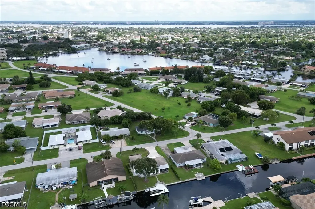 4838 Tudor Drive Cape Coral FL 33904