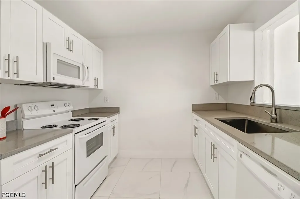 4838 Tudor Drive Cape Coral FL 33904