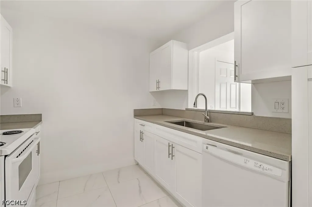 4838 Tudor Drive Cape Coral FL 33904