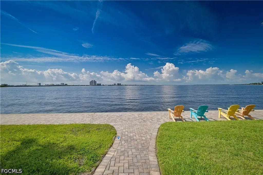 3332 N Key Drive North Fort Myers FL 33903