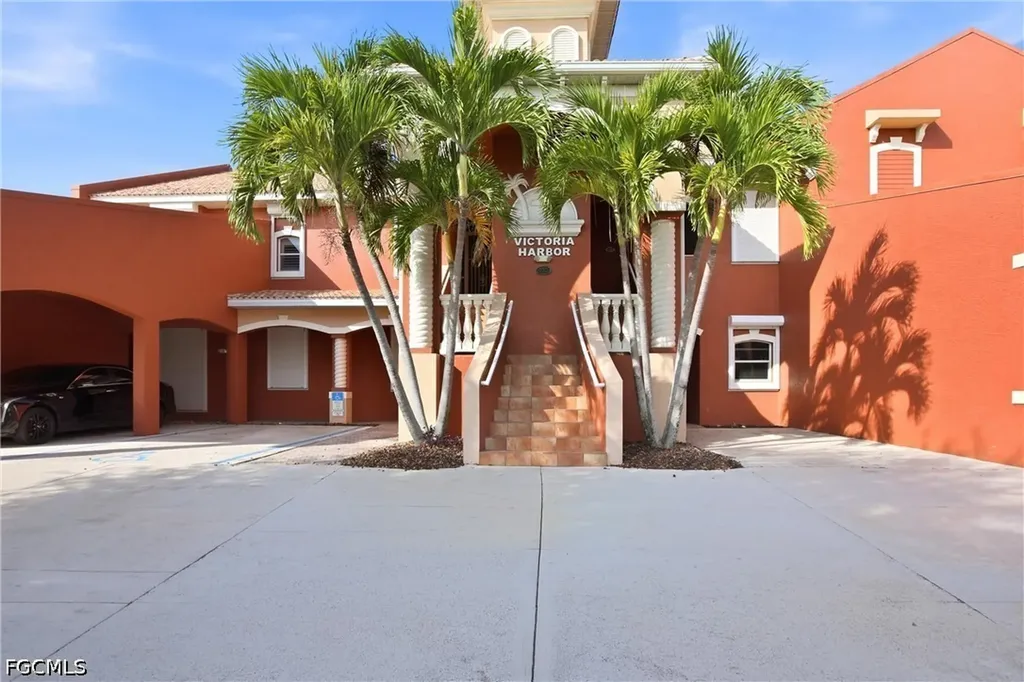 728 Victoria Drive Cape Coral FL 33904
