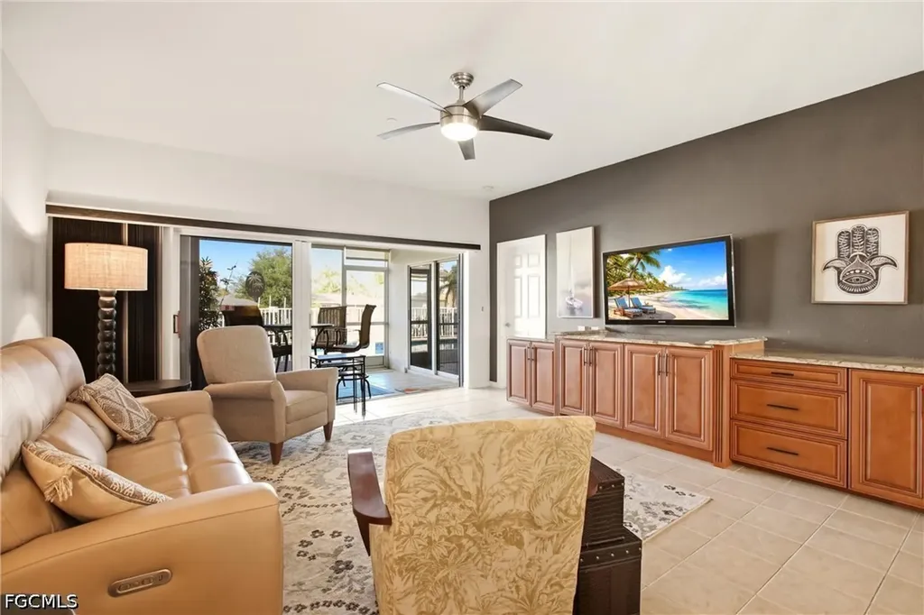 728 Victoria Drive Cape Coral FL 33904