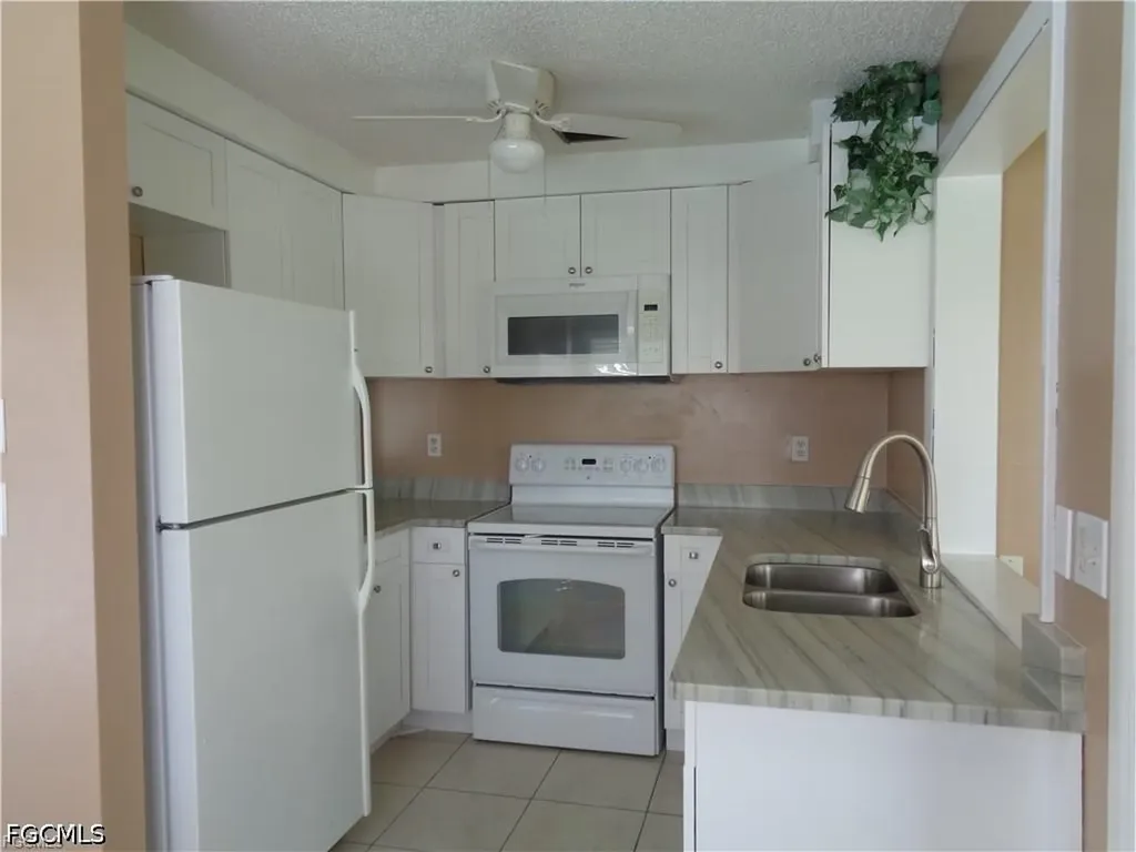 4402 SE 20th Place Cape Coral FL 33904