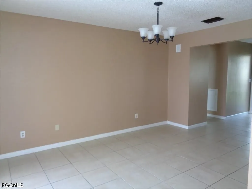4402 SE 20th Place Cape Coral FL 33904