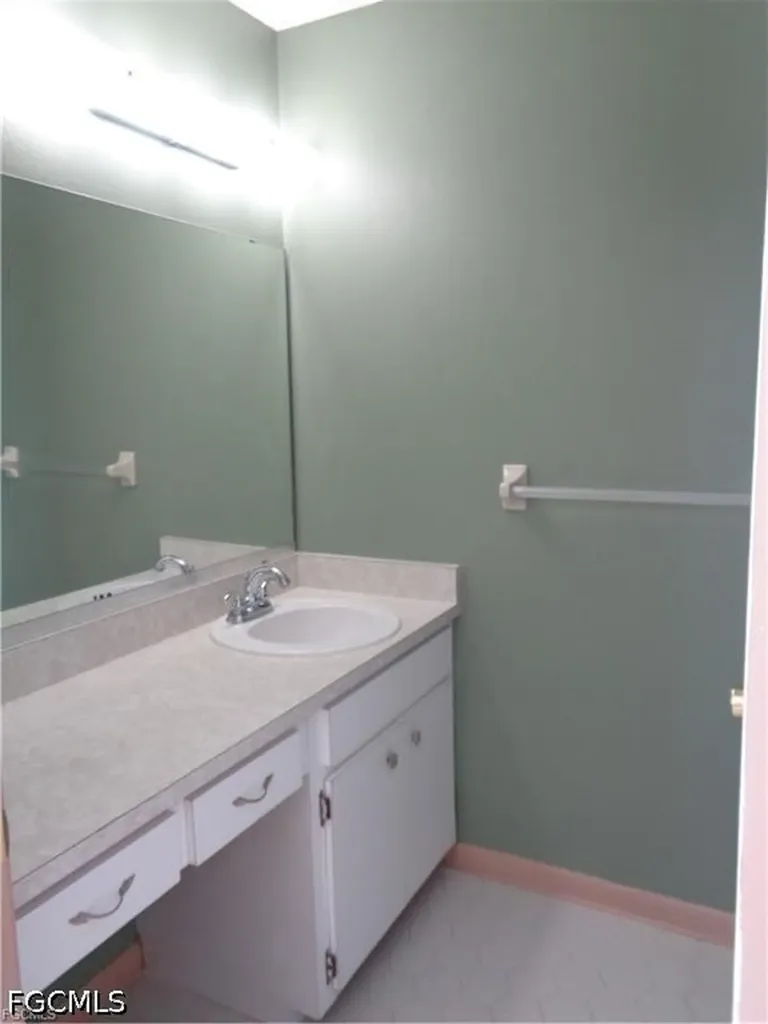 4402 SE 20th Place Cape Coral FL 33904