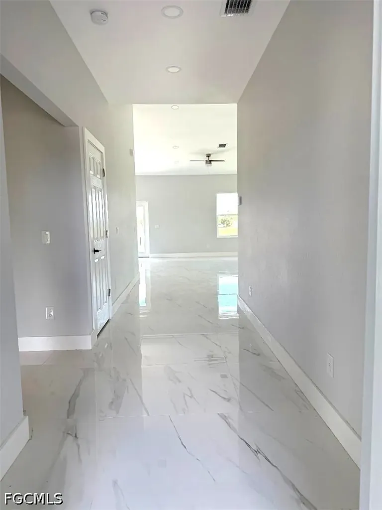 127 Carousel Avenue Labelle FL 33935