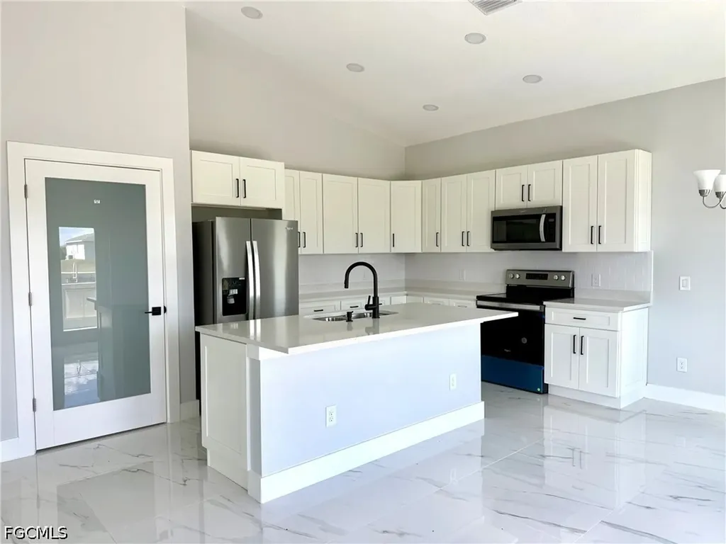 127 Carousel Avenue Labelle FL 33935