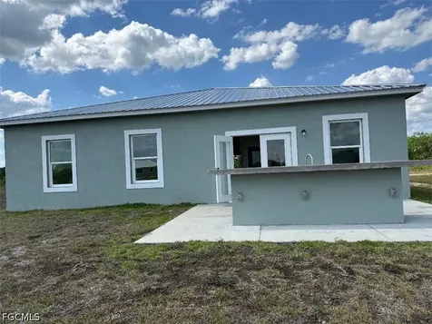 127 Carousel Avenue Labelle FL 33935