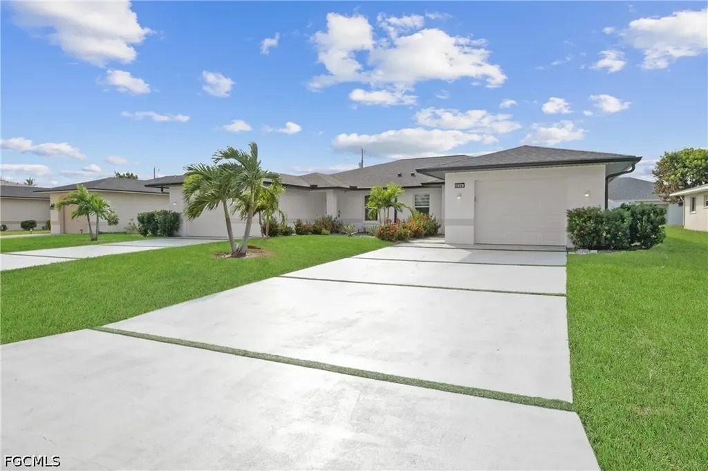 1630 SW Santa Barbara Place Cape Coral FL 33991